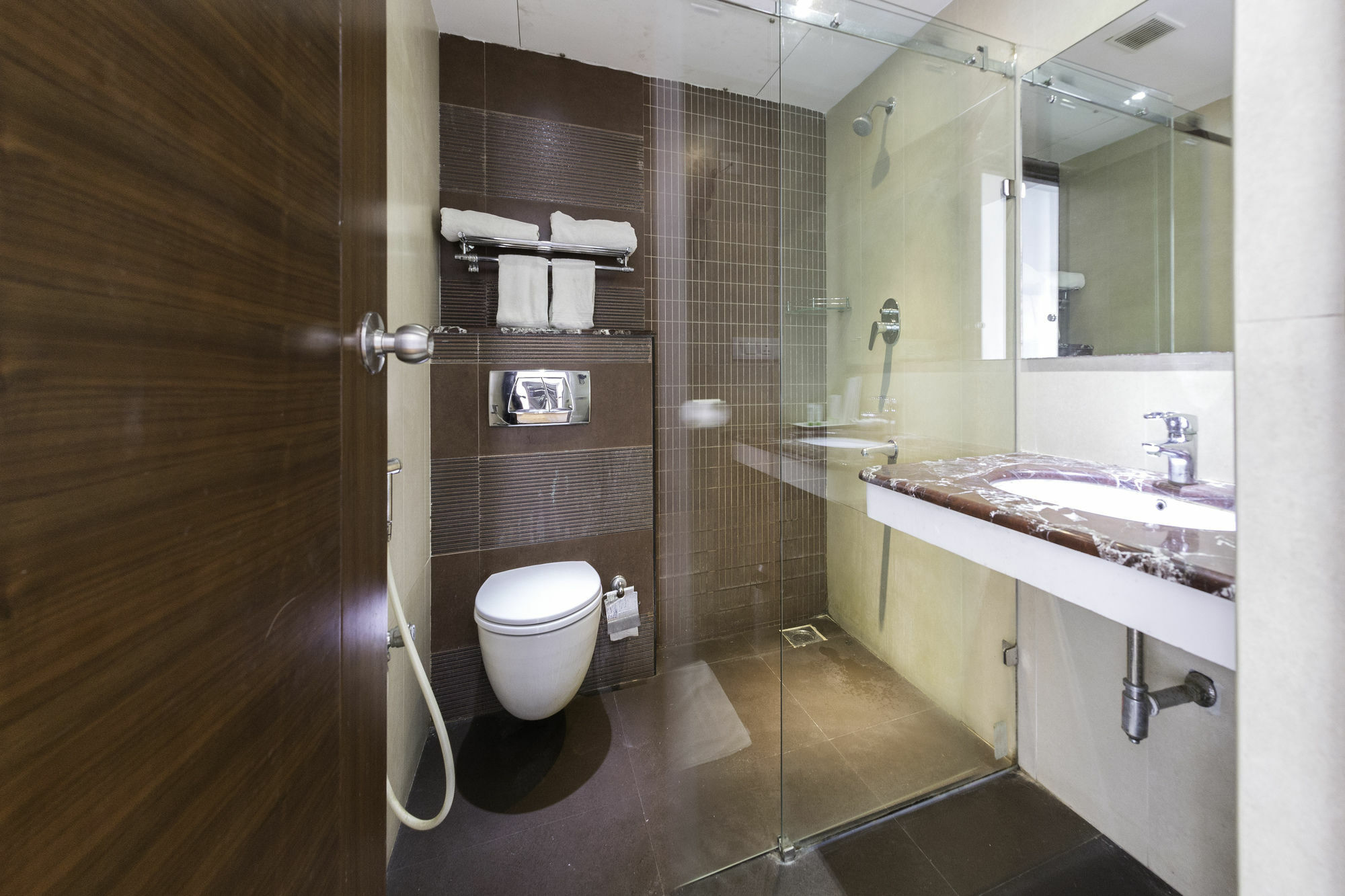 Treebo Trend J'S Five Two Boutique Hotel Chennai Ngoại thất bức ảnh