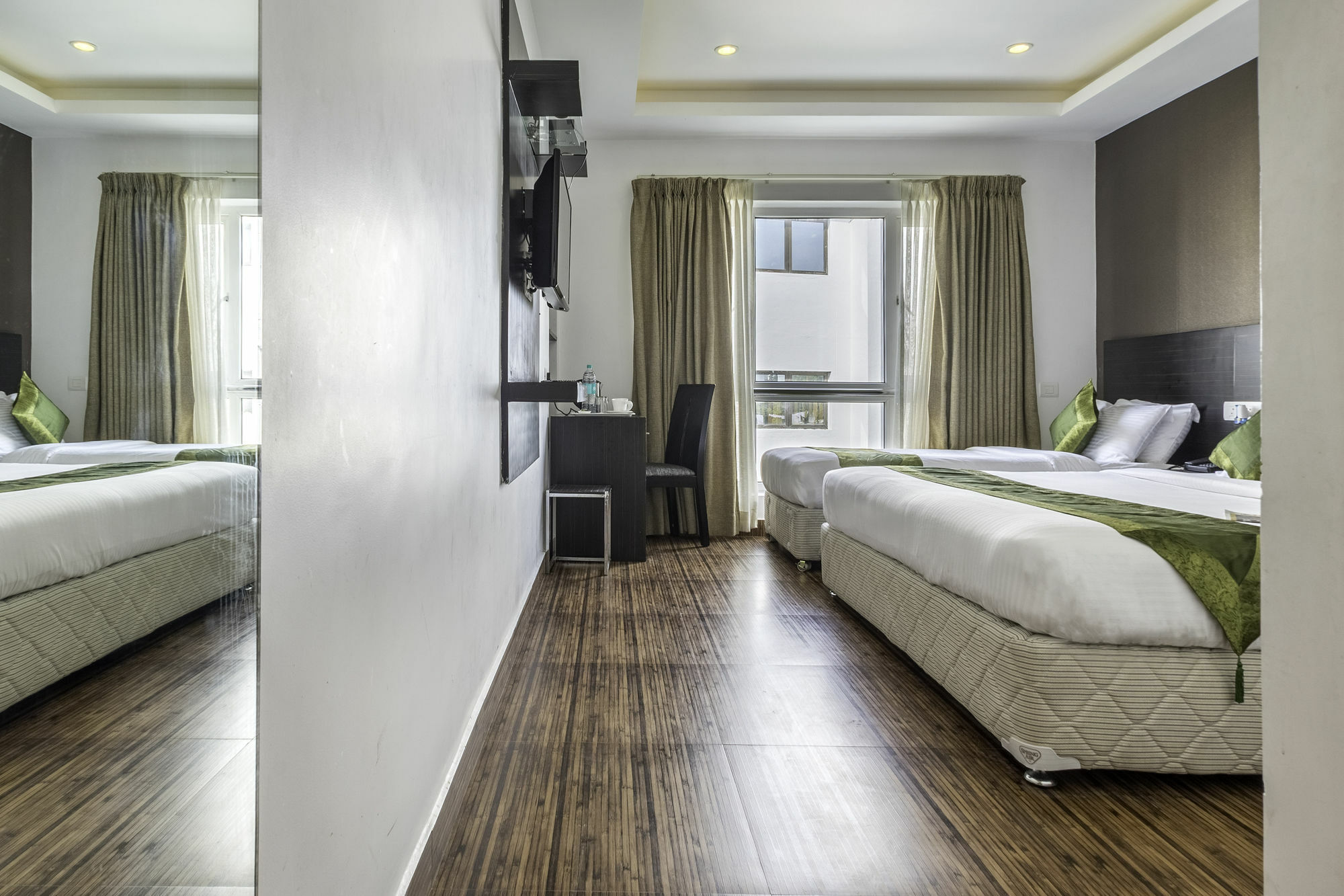 Treebo Trend J'S Five Two Boutique Hotel Chennai Ngoại thất bức ảnh