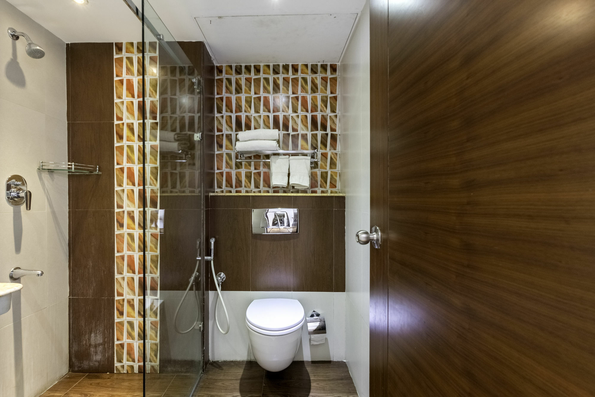 Treebo Trend J'S Five Two Boutique Hotel Chennai Ngoại thất bức ảnh