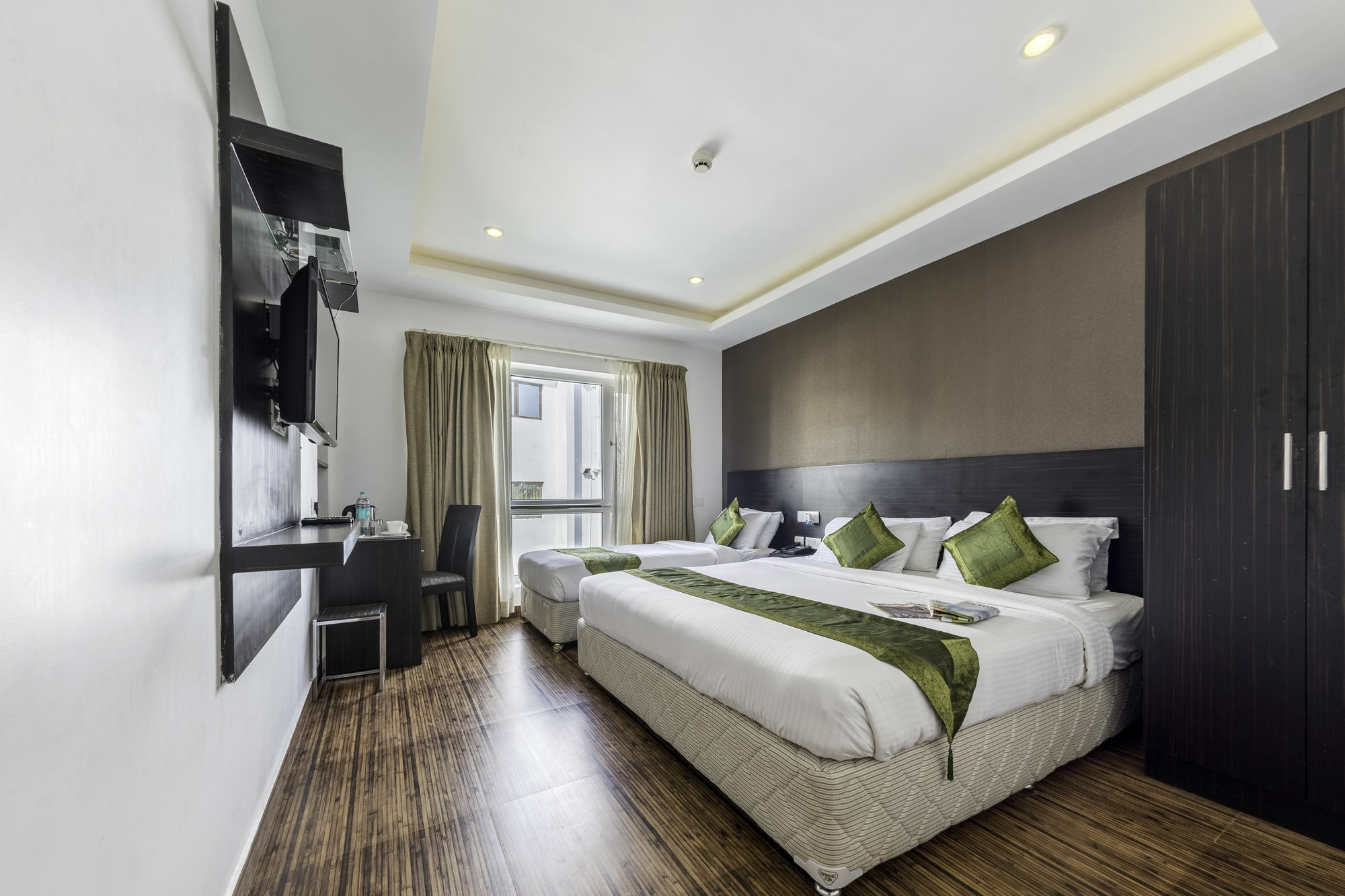 Treebo Trend J'S Five Two Boutique Hotel Chennai Ngoại thất bức ảnh